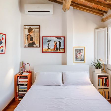 Piazza Dei Cavalieri Orange Attic Apartment Pisa Bagian luar foto