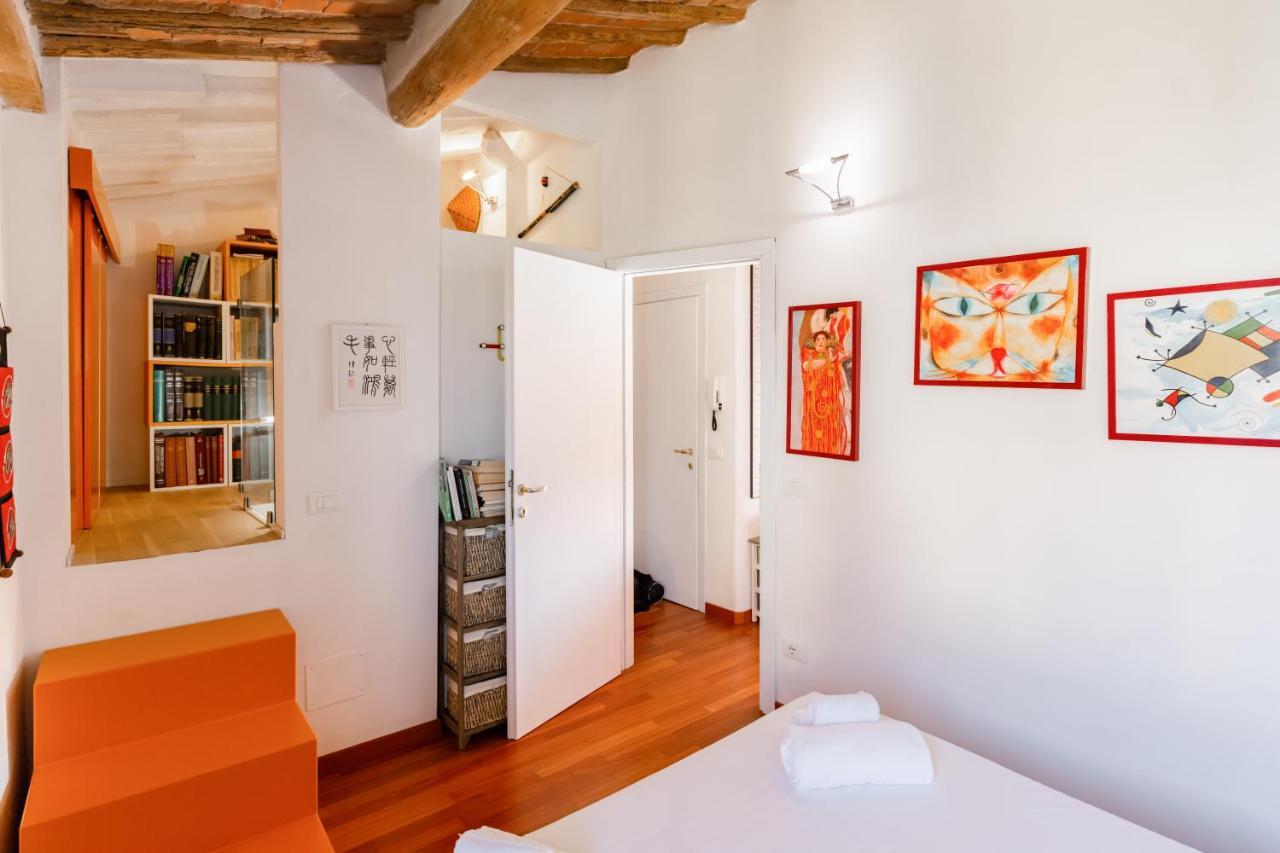Piazza Dei Cavalieri Orange Attic Apartment Pisa Bagian luar foto