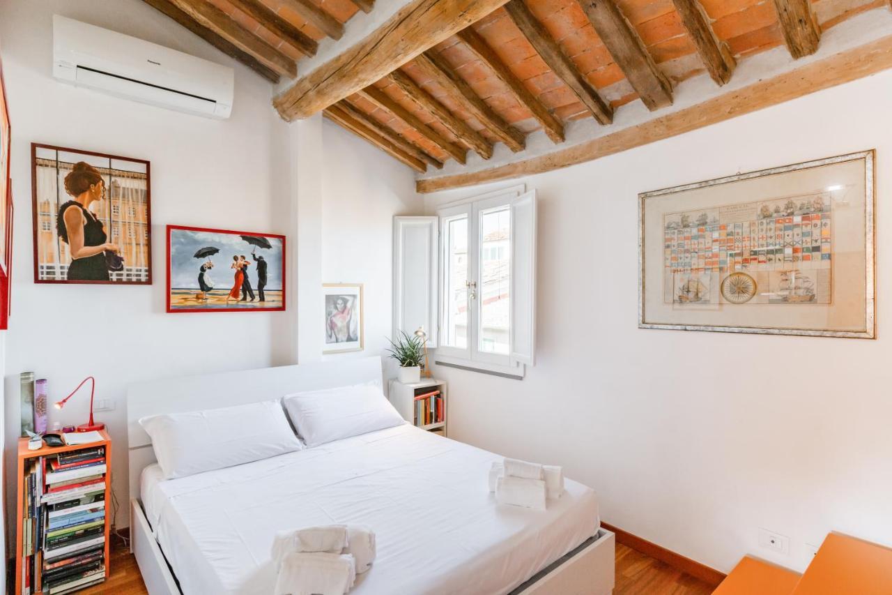 Piazza Dei Cavalieri Orange Attic Apartment Pisa Bagian luar foto